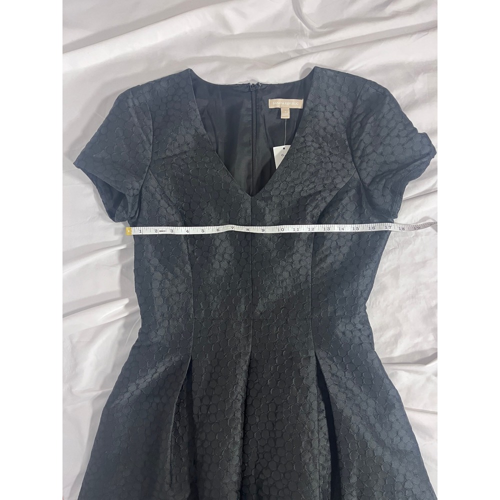 NWT Banana Republic Black Textured Fit & Flare Dress Size 8 Pockets Holiday - Picture 8 of 9